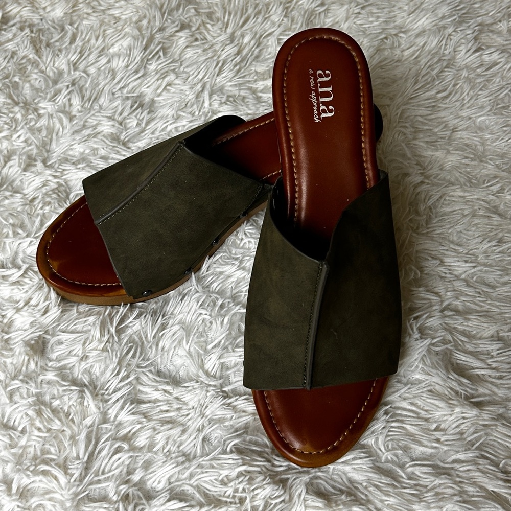 a.n.a Women's Olive Slide Sandals